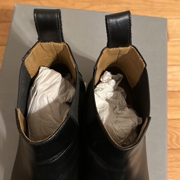Everlane Chelsea boot made in Italian black leather sold out - Picture 11 of 12